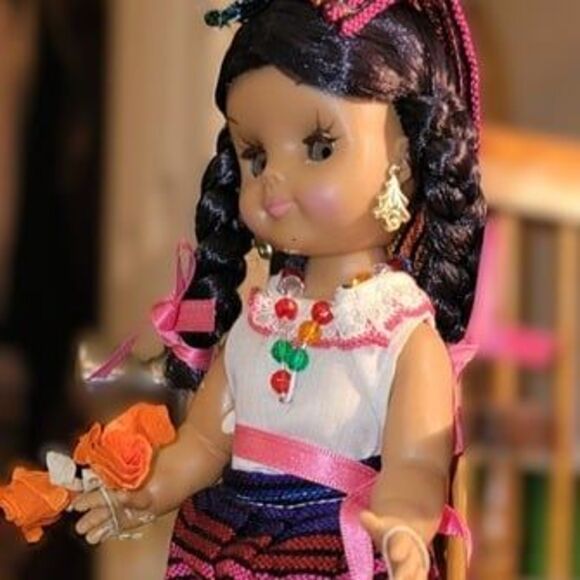 Beautiful Mexican doll‎ in traditional Spanish colorful dress, Blinking eyes, - Picture 10 of 12